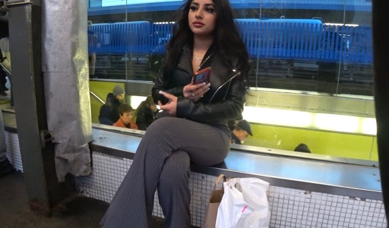 Hot Arab Babe Gotta Juicy Apple Bottom!!⭐️⭐️⭐️(Busted)